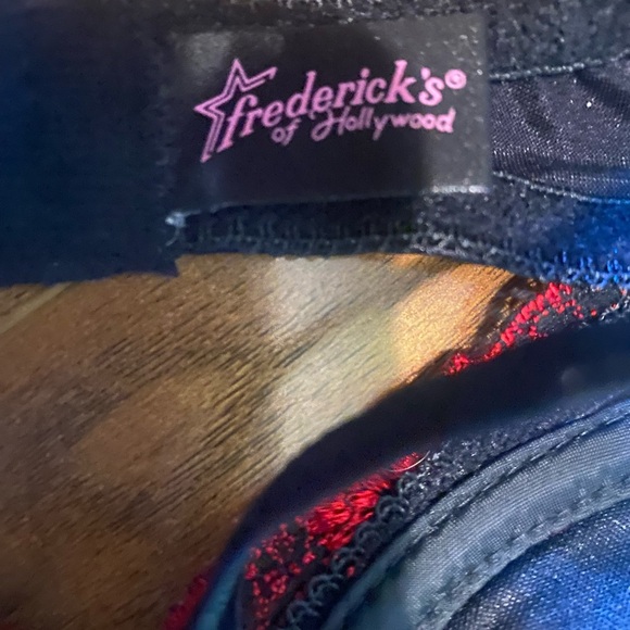 Vintage Fredrick’s of Hollywood bras - Picture 2 of 4